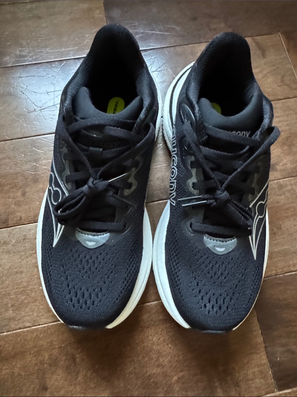 Saucony Ride 19 Women's Black and White Athletic Running Shoes